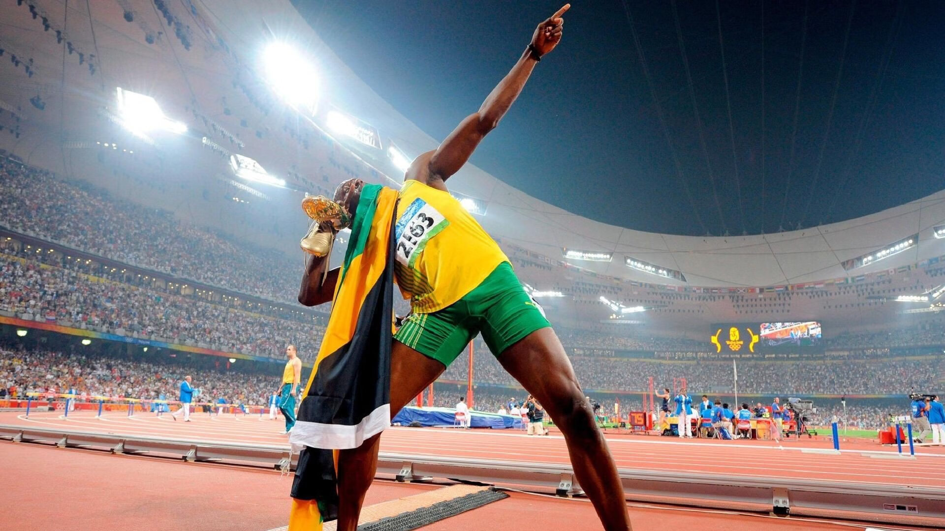 “拜仁新星Aznu训练问题发酵，“才华＋态度”成为讨论焦点”